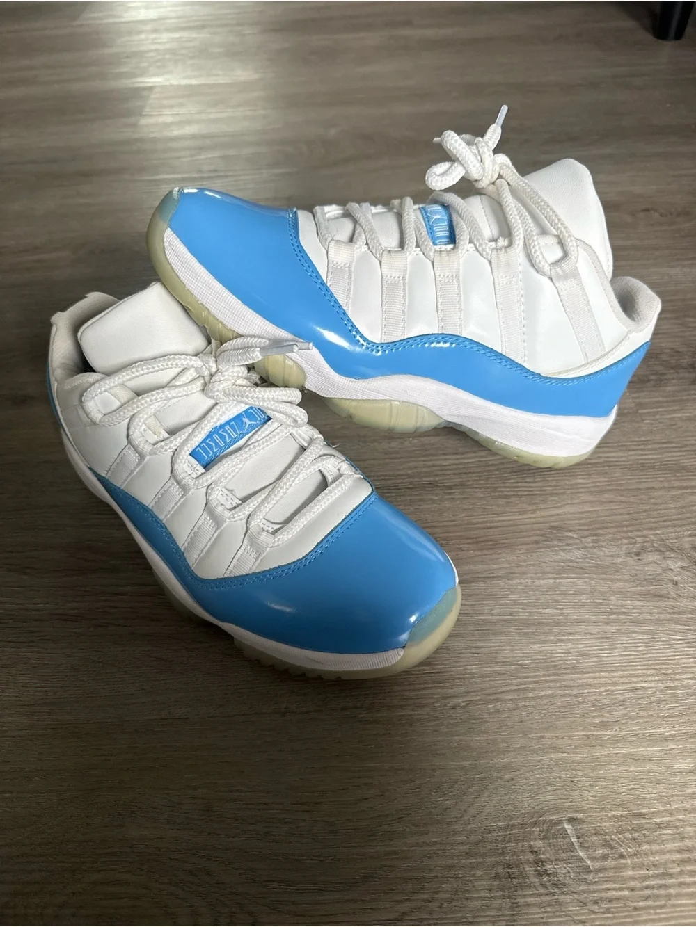 Jordan 11 Retro Low University Blue 2017 men’s size 9 shoes sneakers basketball
